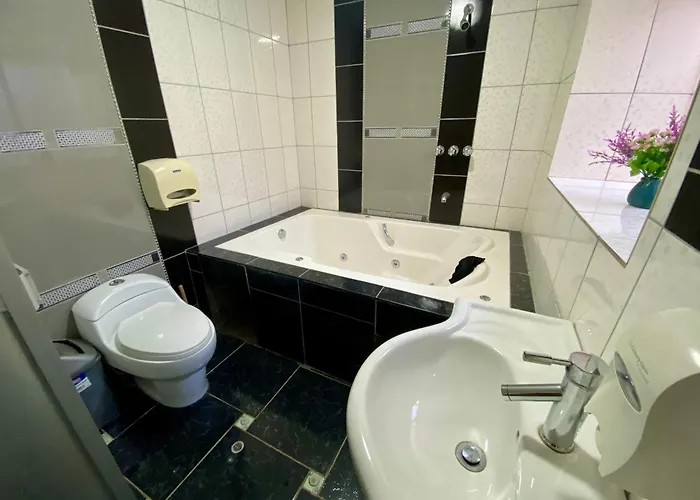 Guadita House Hotel *